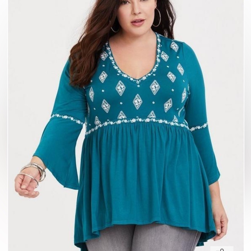 Torrid Teal Super Soft Aqua Embroidered Babydoll Boho Bell Sleeves Tee